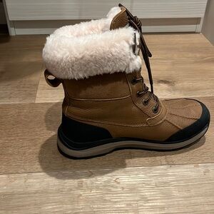 UGG Adirondack waterproof boots womens size 8